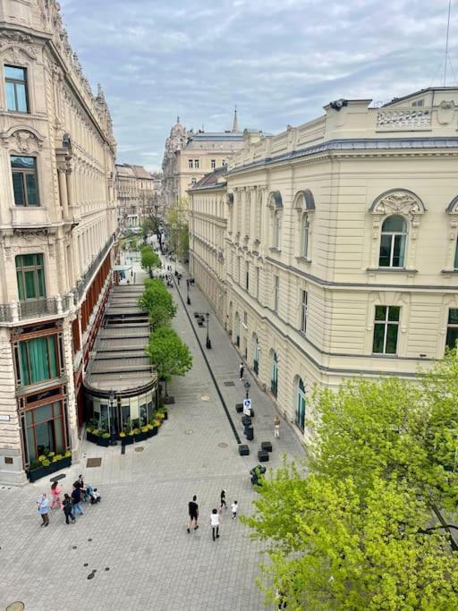 & Danube View Apartment Budapest
